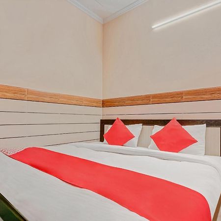 Oyo Park View Guest House Near Edm Mall New Delhi Eksteriør billede