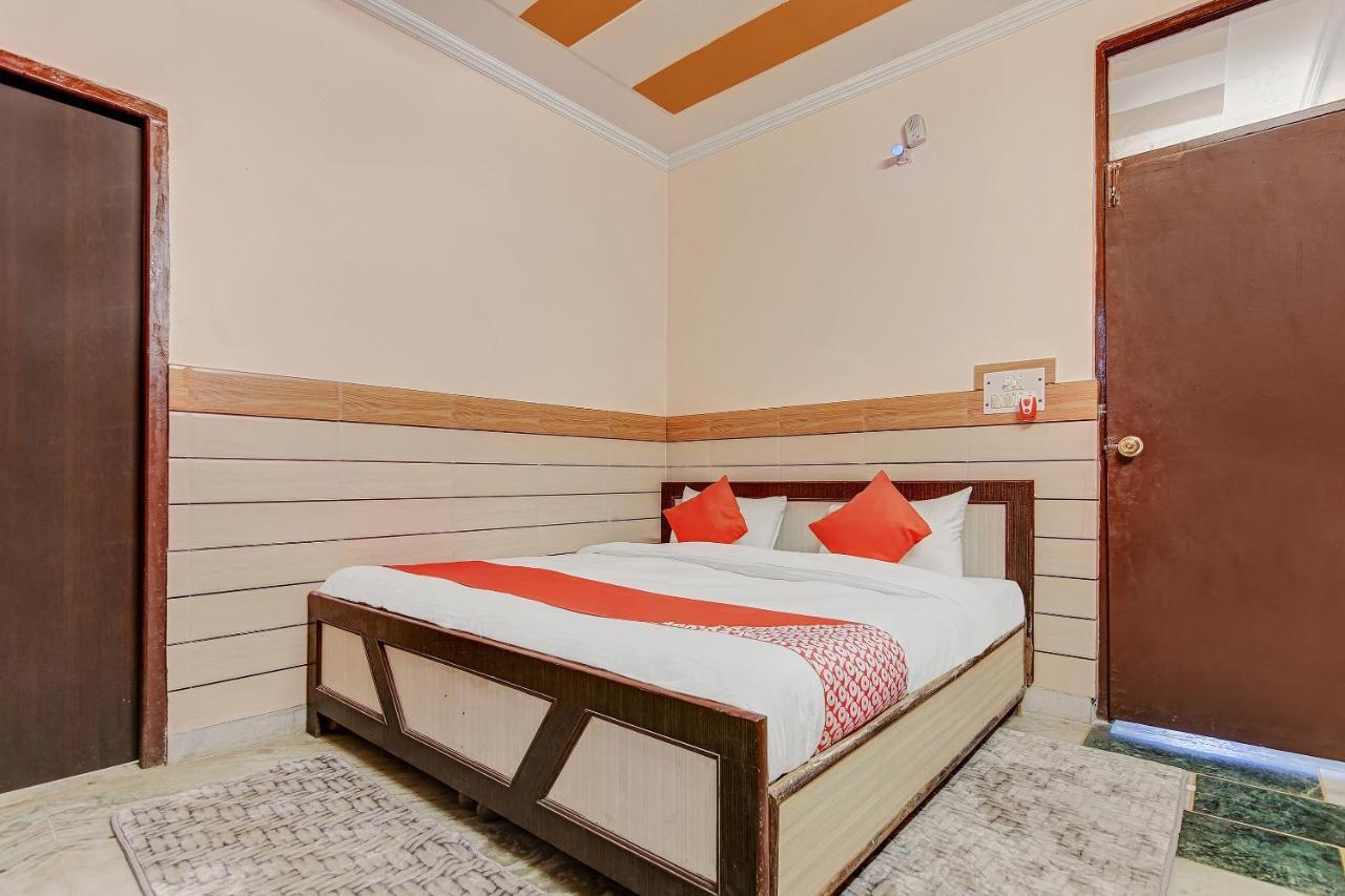 Oyo Park View Guest House Near Edm Mall New Delhi Eksteriør billede