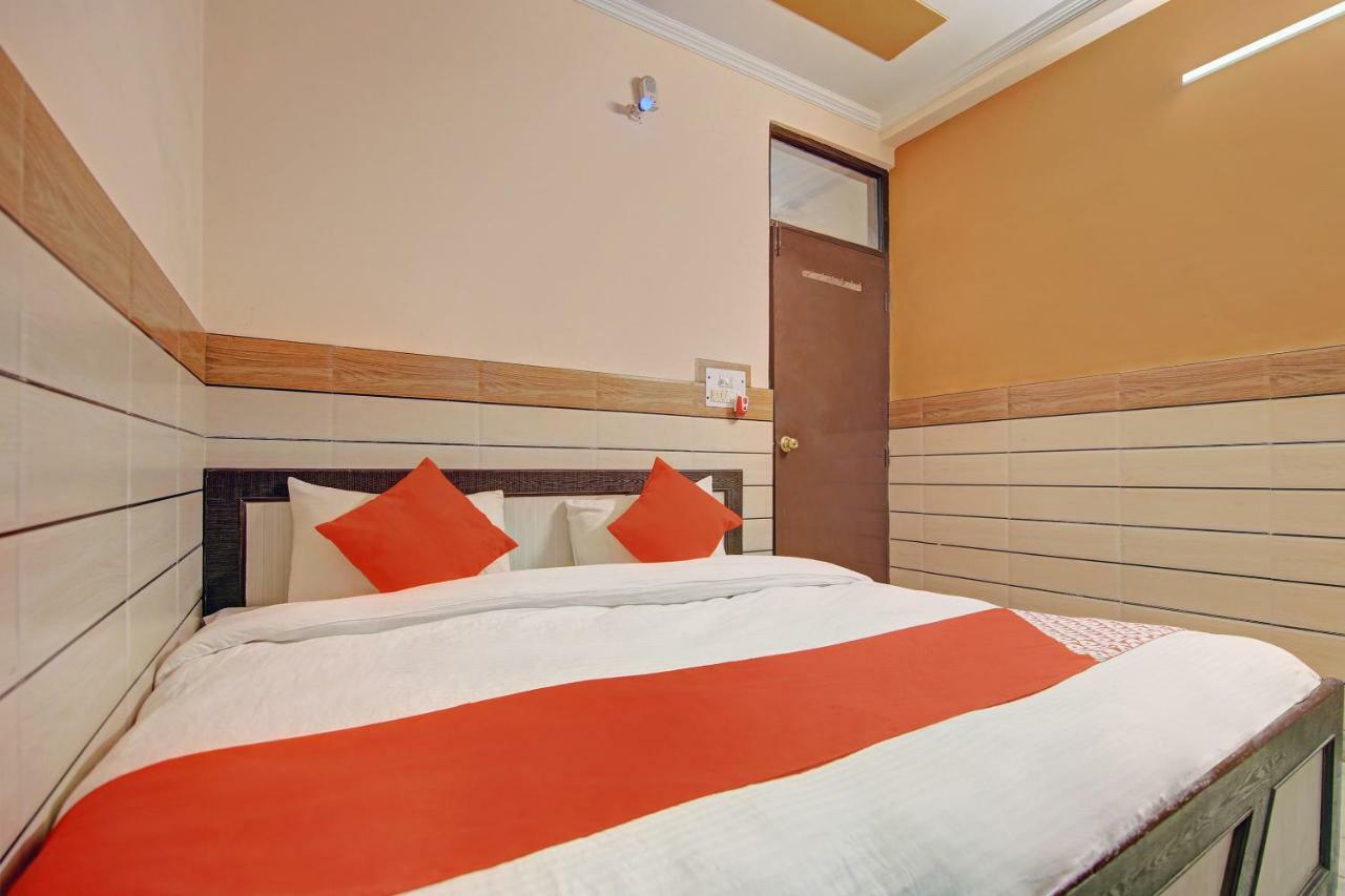 Oyo Park View Guest House Near Edm Mall New Delhi Eksteriør billede